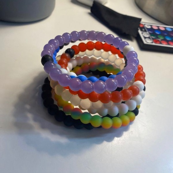 lokai bracelet set (7) - Picture 2 of 8